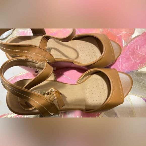 🛍️De Blossom Collection super cute wedge sandals Brown Size:8💥 - Picture 4 of 8
